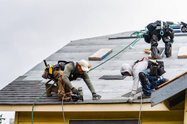 Professional Gutter Installation technician working in Glen Rock, NJ